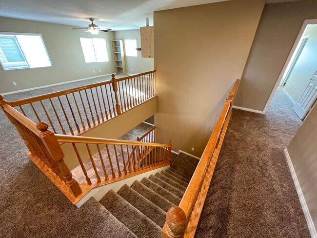 Building Photo - **COMING SOON** UPGRADED 5BD/3.5BA SUMMERLIN HOME W/ POOL!