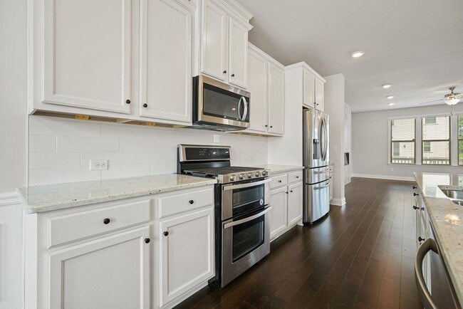 Building Photo - 4240 Hickory Pne Aly