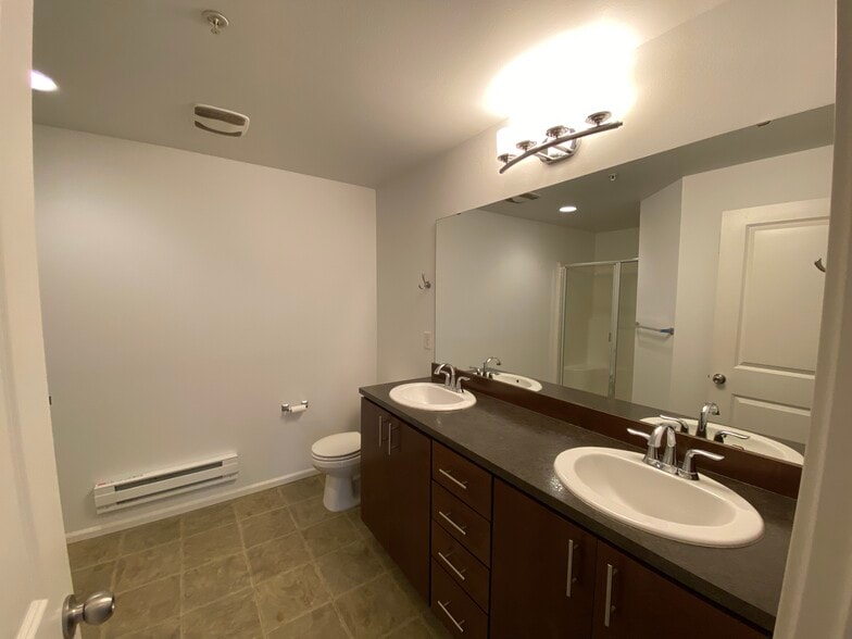 Master Bathroom - 15720 Manor Way