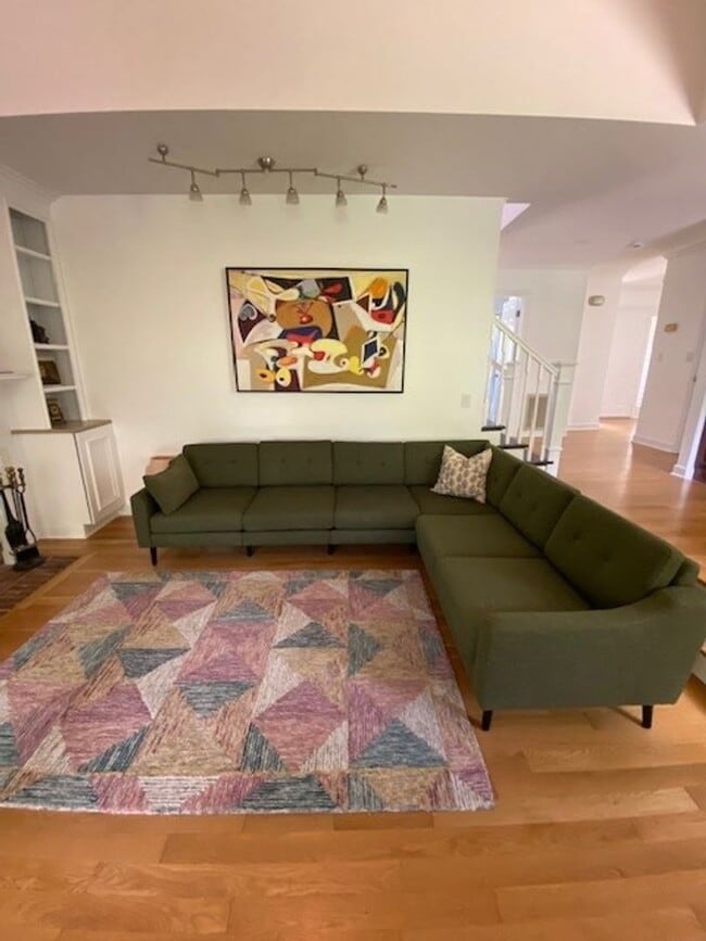 Building Photo - Welcome to this stunning fully furnished 4...