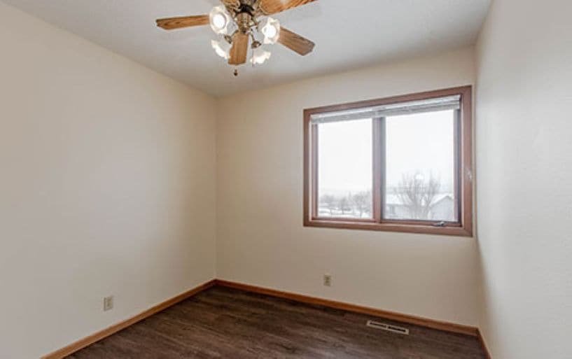 Building Photo - 1121 Range View Cir