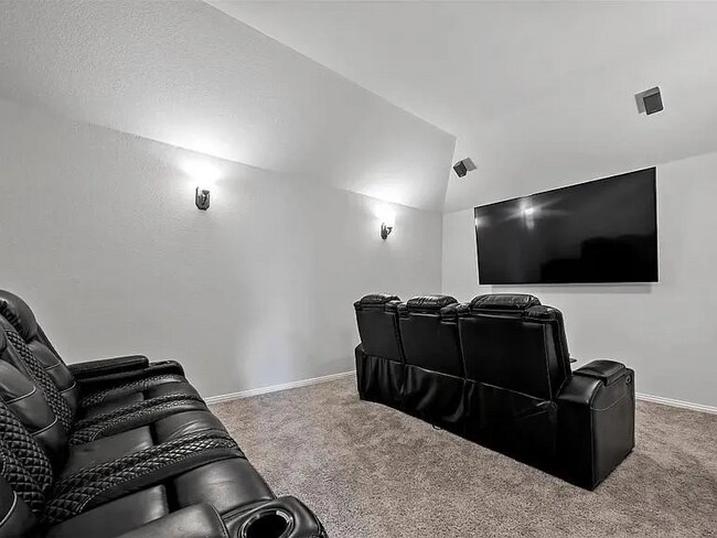 Building Photo - 1902 Sunflower Dr