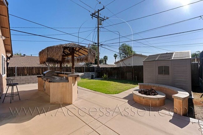 Building Photo - Stunning Mountain Views and Serene Living on Wood Street