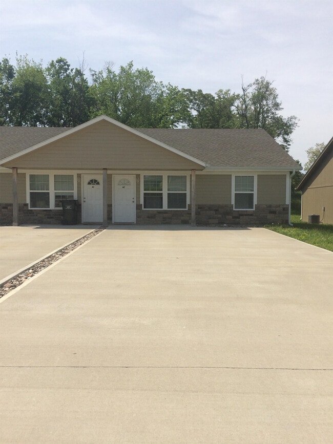 Building Photo - 610 A W Market St