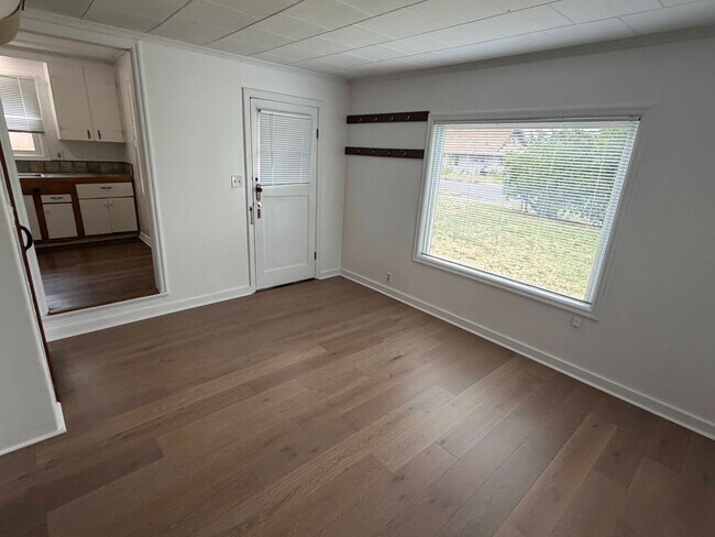 Building Photo - 2 Bedroom House in Eugene