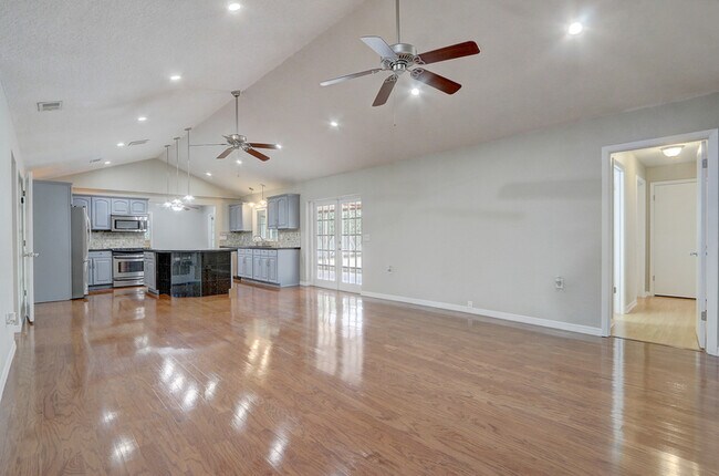 Building Photo - 5281 Jade Cir
