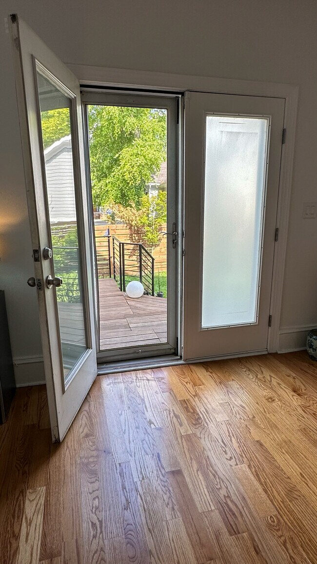 Building Photo - 64 Daniel St SE