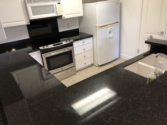 Building Photo - 92-1083 Koio Dr