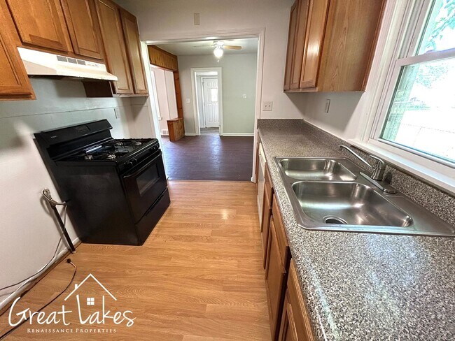 Building Photo - Lovely 3 bedroom / 1 bathroom house now available for rent!