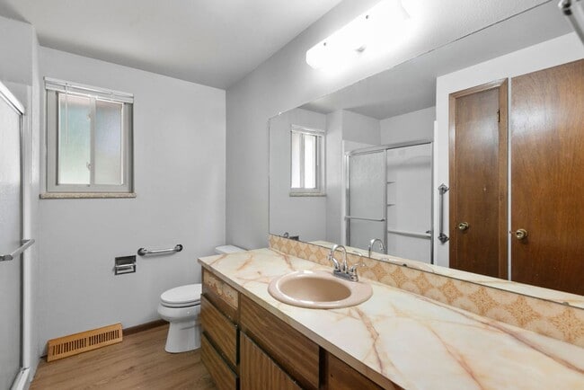 Building Photo - 4857 N Roosevelt Ave