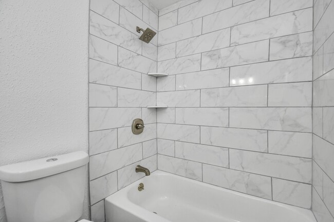 Building Photo - 2002 Gentryside Dr