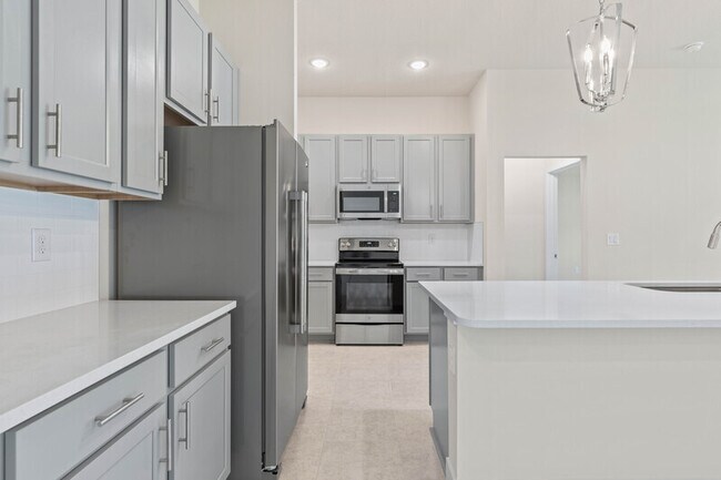 Building Photo - 11 Portia Ln