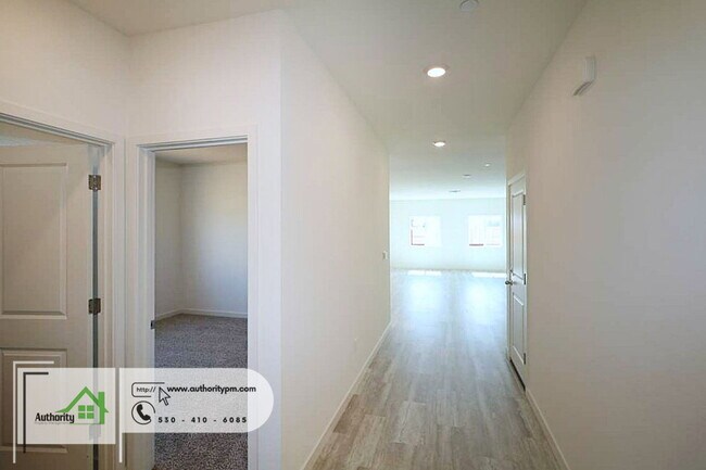 Building Photo - 3012 Legend Ln