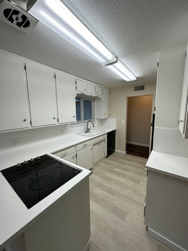 Building Photo - 1424 Kent Way