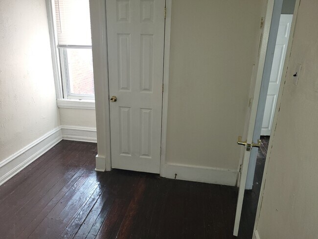 Building Photo - 4942 Westminster
