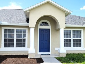 Building Photo - 3438 SW San Benito St