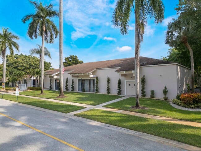 Building Photo - 14527 Bonaire Blvd