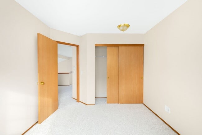 Building Photo - Beautiful and Bright 3 Bedroom Home in Klahanie