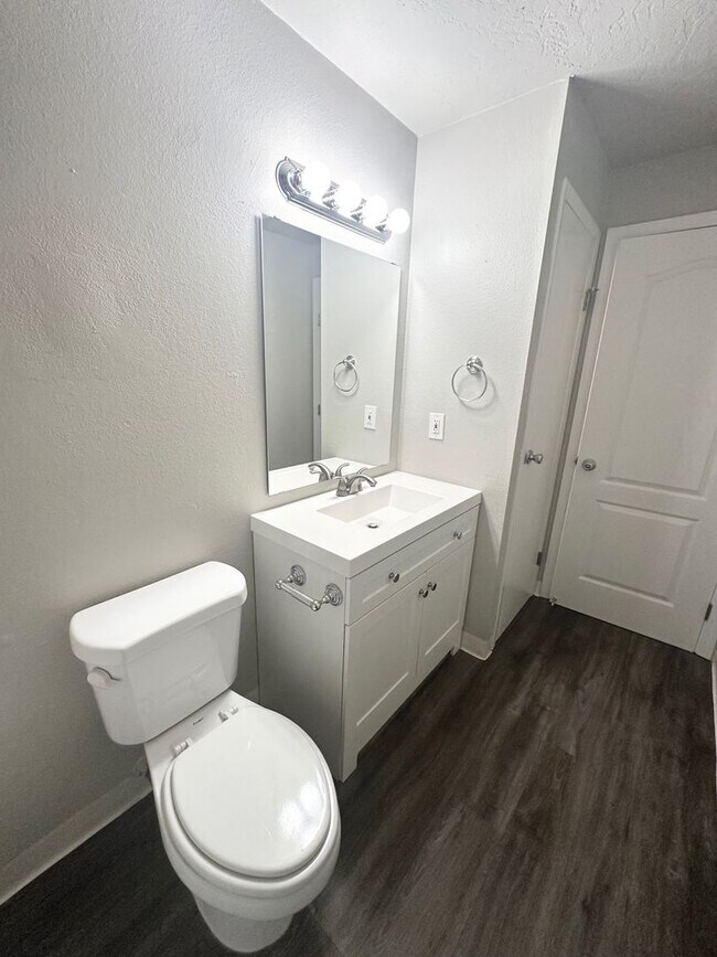 Building Photo - 211 N Indiana Ave