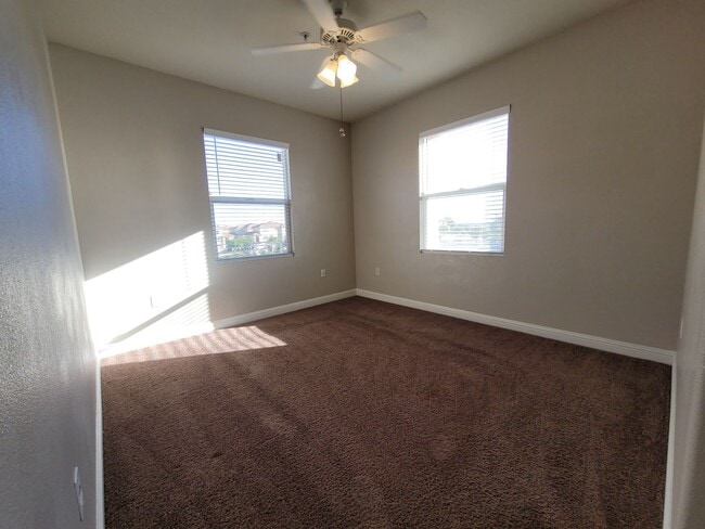 Building Photo - Westlake Villas Condo