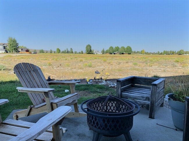 Building Photo - 390 Colter Loop