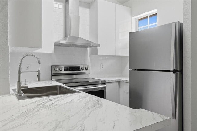 Building Photo - 6149 Garden Ct