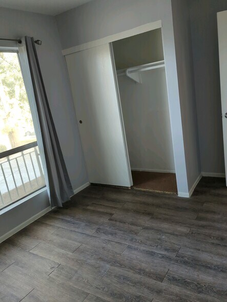 Building Photo - 2100 Pinon Springs Cir