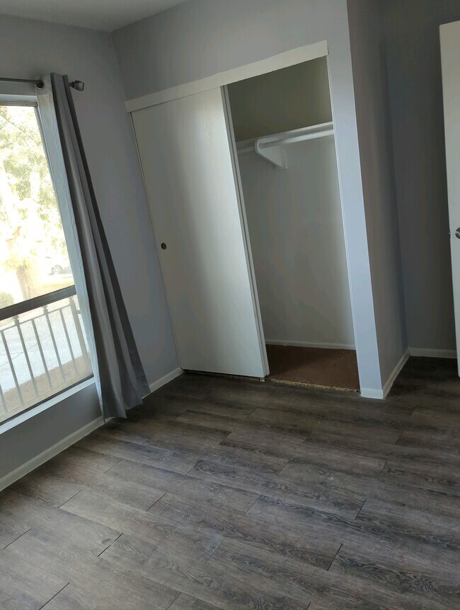 Building Photo - 2100 Pinon Springs Cir