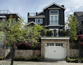 Building Photo - 4bd/4.5ba Seattle House