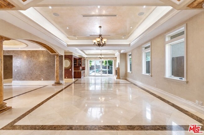 Building Photo - 2023 Parnell Ave