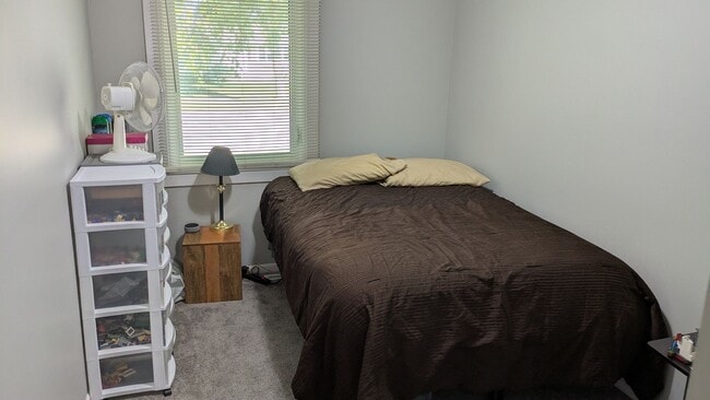 Building Photo - NW Rochester MN, 3bedroom 2bath 2+Car deta...