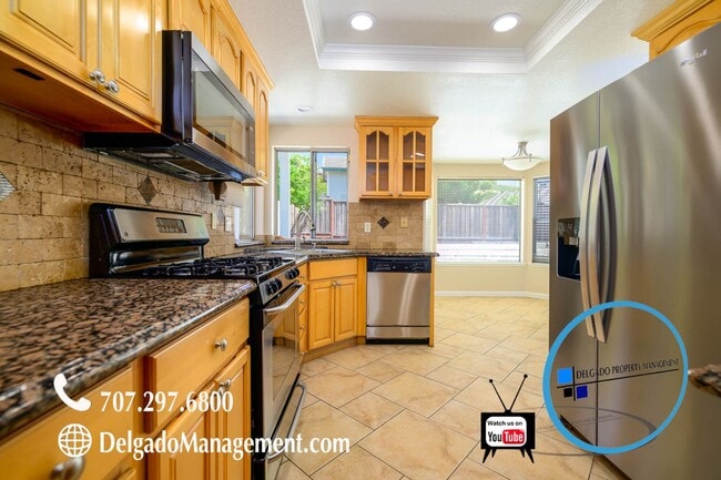 Building Photo - Completely remodeled Glen Cove 5 bed home