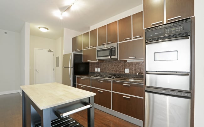 Building Photo - 648 W Wayman St