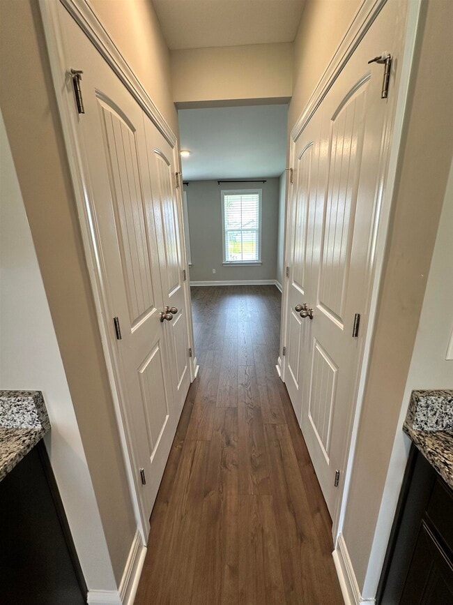 Building Photo - 686 Oyster Dr