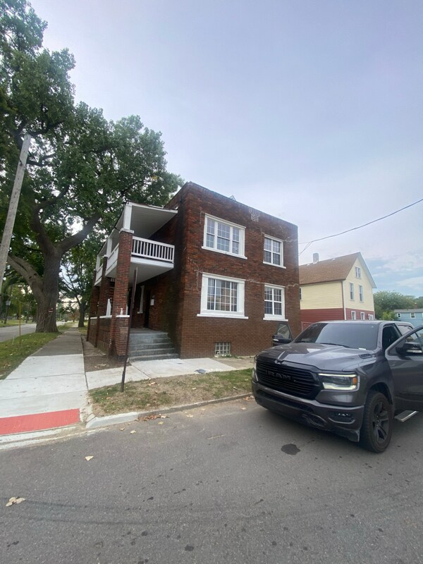 Building Photo - 3478 Ludden St