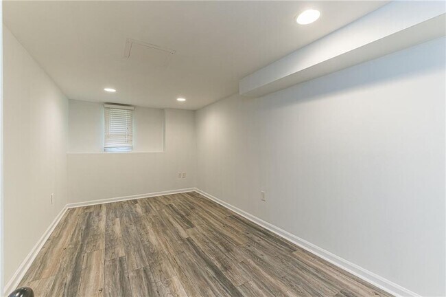 Building Photo - 3873 Princess Ct