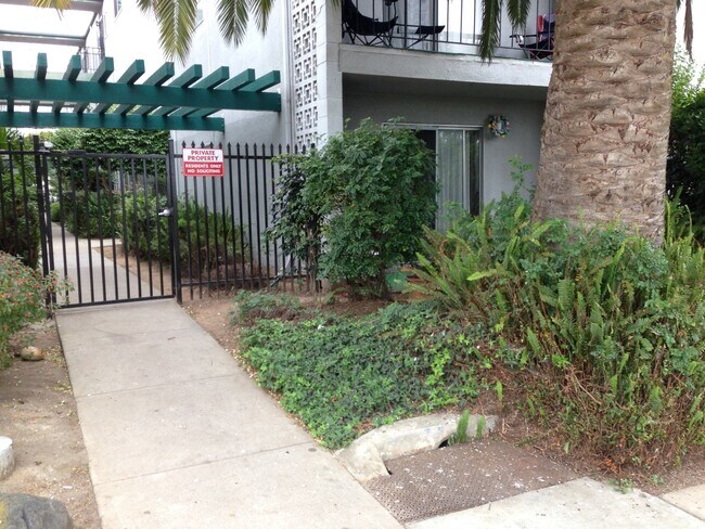 Building Photo - 4885 Cole St