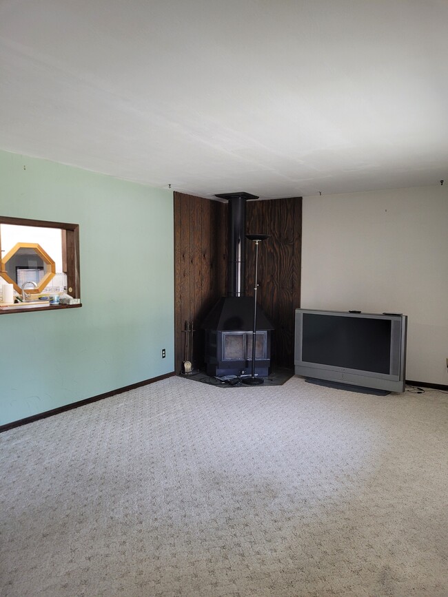 Building Photo - 2215 New Hampshire St