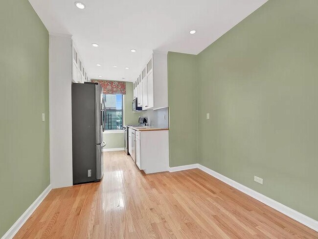 Building Photo - 359 Ovington Ave