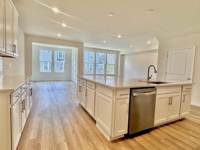 Building Photo - 667 Switchgrass Wy