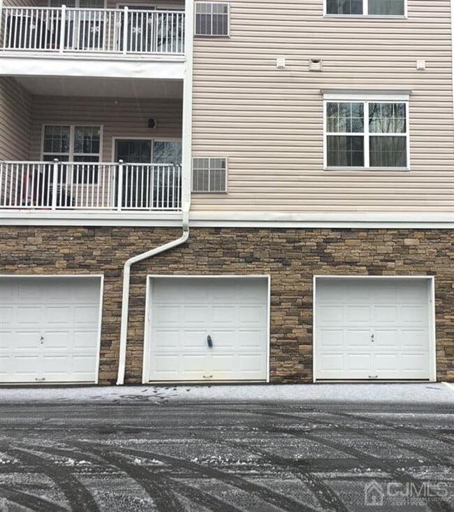 Building Photo - 446 Tower Blvd