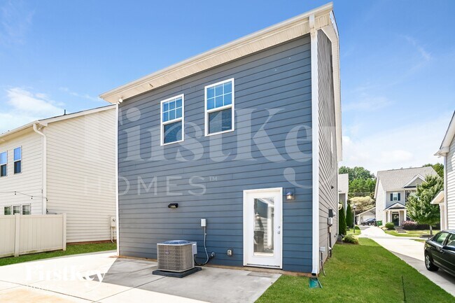 Building Photo - 8736 Aspinwall Dr