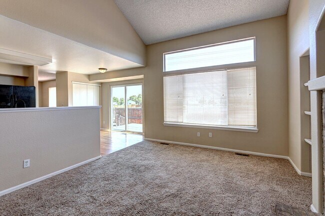 Building Photo - Castle Rock Founders Village Single Family 4BD/3BTH/3-Car (~2100 FSF)