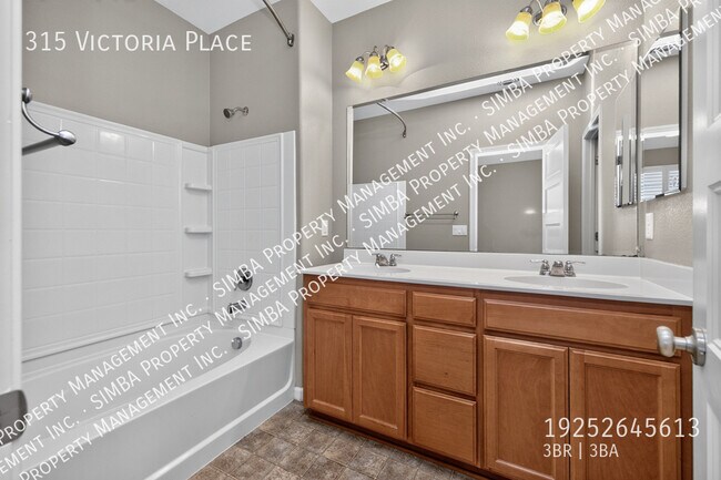 Building Photo - 315 Victoria Pl