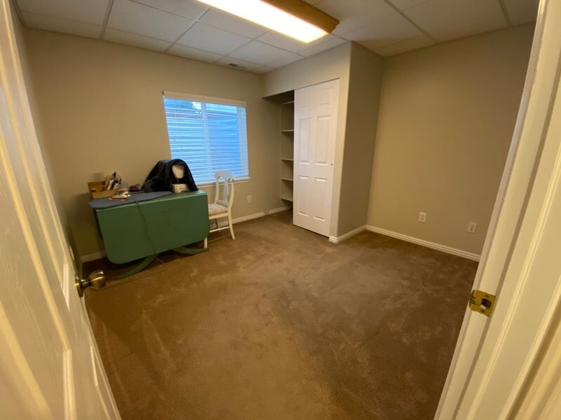Building Photo - 50 50 W