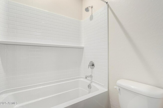 Building Photo - 6556 N 15th Dr
