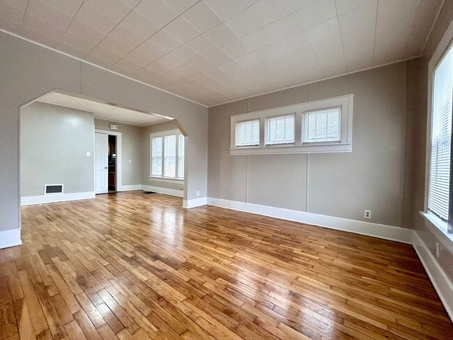 Building Photo - Three Bedroom Home in Muskegon