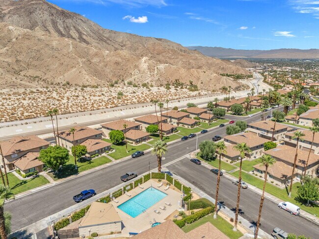 Building Photo - 72546 Edgehill Dr