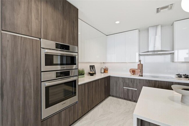 Building Photo - 777 3rd Ave N