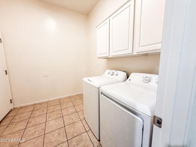 Building Photo - 33438 N 25th Ave